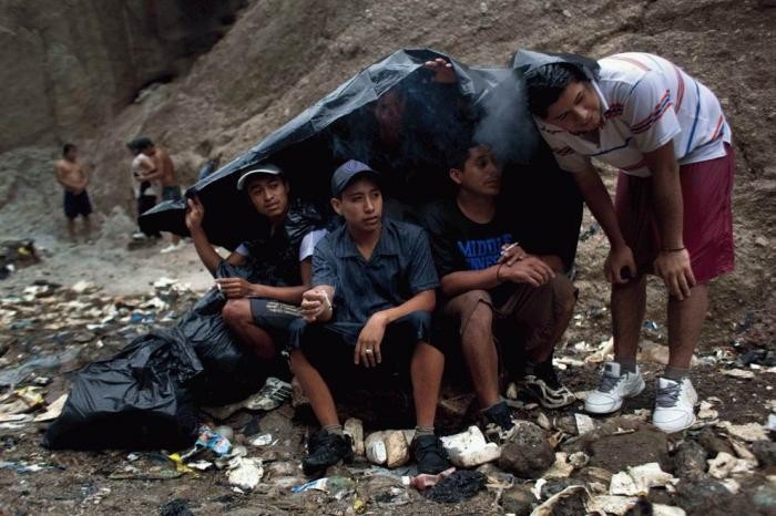 Опасная работа в Гватемале (25 фото)