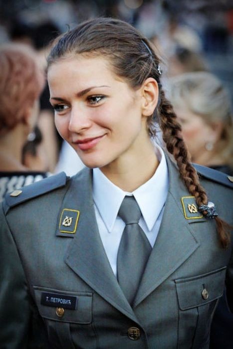 Девушки-военнослужащие из разных стран мира (35 фото)