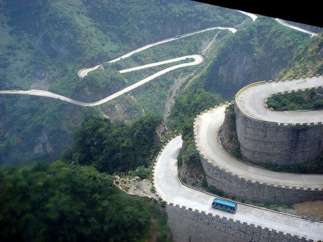 Дорога в небеса на горе Тяньмэнь (7 фото)