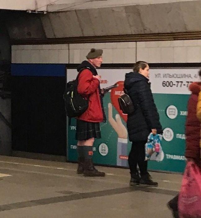 Необычные пассажиры российского метро (32 фото)