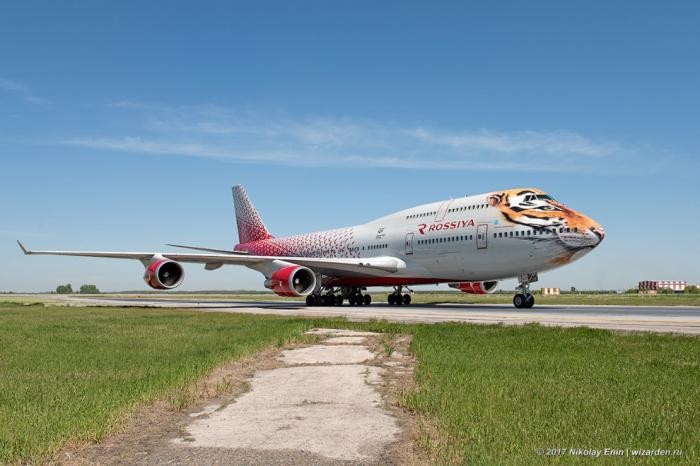 Boeing-747 в тигриной ливрее (20 фото)