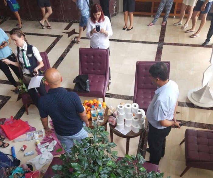 «Добыча» российских туристов в турецком отеле (3 фото)