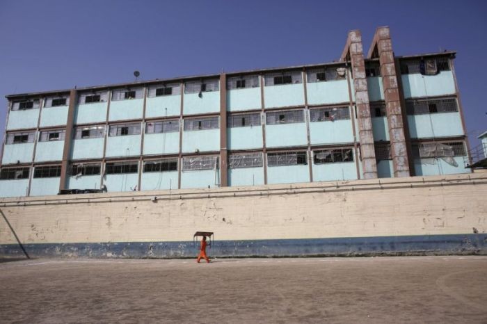 Экскурсия по самой бунтарской тюрьме Мексики (24 фото)