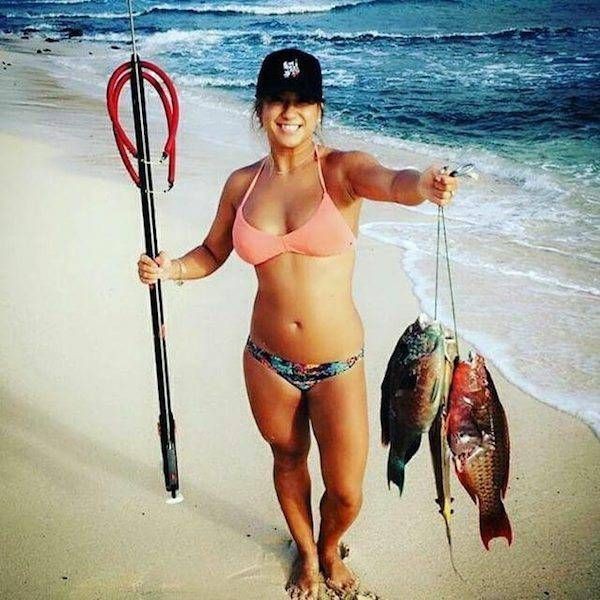 Девушки на рыбалке (30 фото)