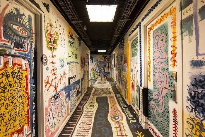 Парижское общежитие- произведений уличного искусства (15 фото)
