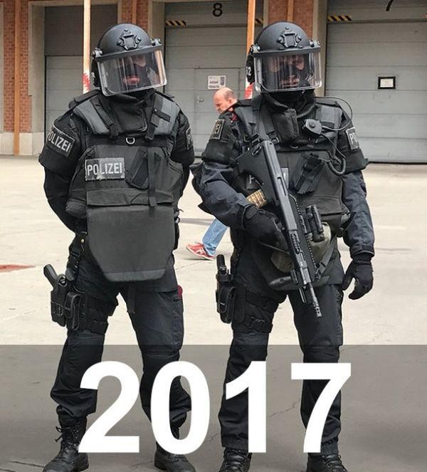 Австрийская полиция тогда и сейчас (2 фото)