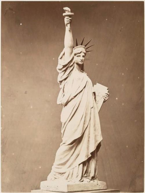Строительство Статуи Свободы (8 фото)