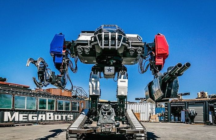 Компания MegaBots представила боевого робота Eagle Prime (9 фото)