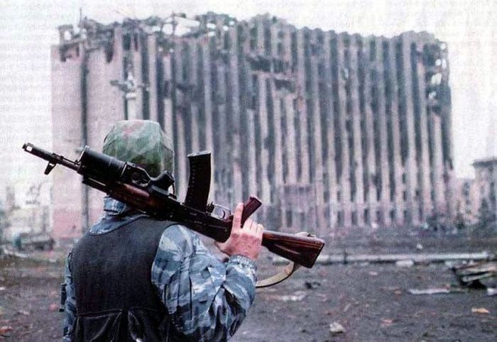 Фотографии противоречивого времени в истории стран бывшего СССР (32 фото)