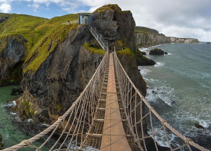 Мосты, которые пугают многих туристов (10 фото)