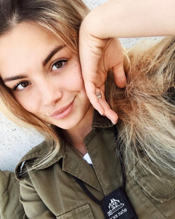 Очаровательные девушки (35 фото)