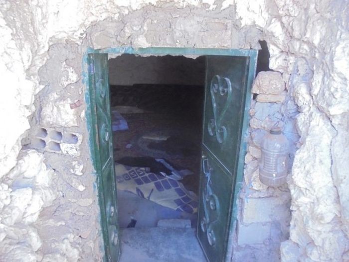 Инженерные сооружения «Исламского государства» под Пальмирой (28 фото)