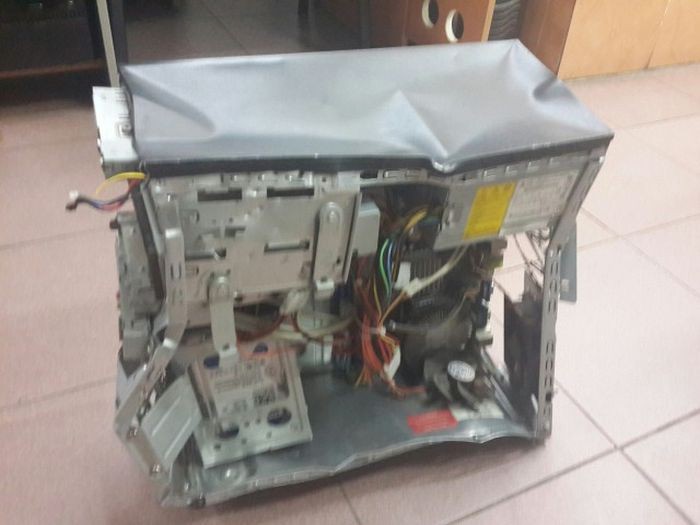 Случай из сервиса по ремонту компьютеров (4 фото)