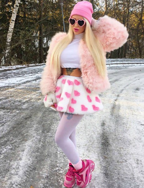 Порнозвезда Алисия Амира, которая хочет быть похожа на куклу Барби (16 фото)