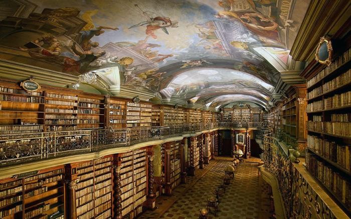 Прогулка по самой красивой библиотеке в мире (8 фото)