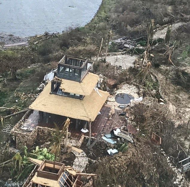 Развалины дома миллиардера Ричарда Брэнсона после урагана «Ирма» (9 фото)