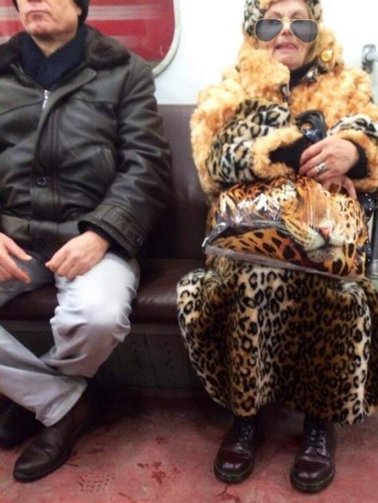 Модники и модницы из нашего метро (20 фото)
