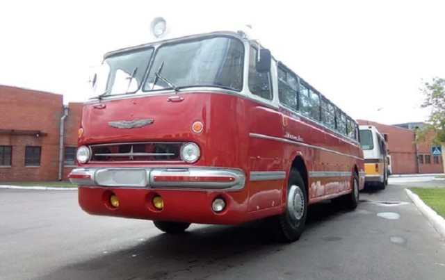 Восстановление старого автобуса Ikarus 55 Lux (21 фото)