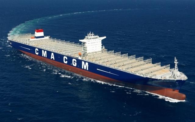 Самый большой в мире контейнерный корабль (20 фото)