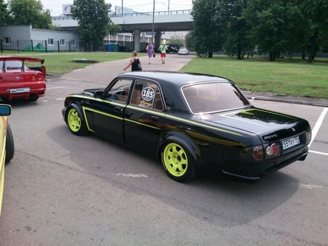 ГАЗ-31 "Волга" превратилась в спортивный автомобиль (10 фото)