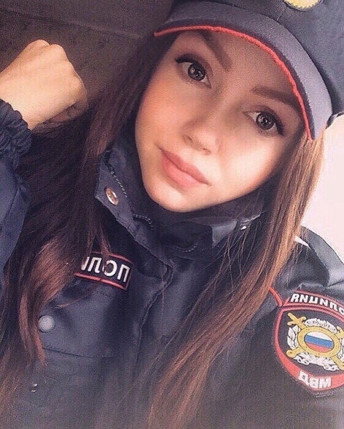 Симпатичные девушки из полиции (24 фото)