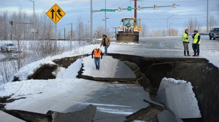 Землетрясение на Аляске (13 фото)