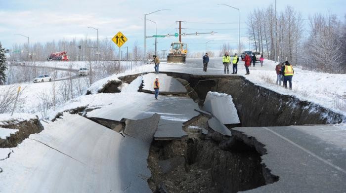 Землетрясение на Аляске (13 фото)