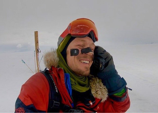 Экстремал пересек Антарктиду в одиночку на лыжах (14 фото)