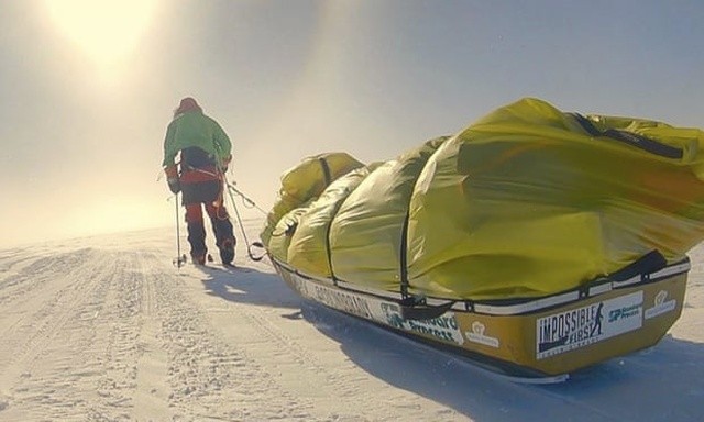 Экстремал пересек Антарктиду в одиночку на лыжах (14 фото)