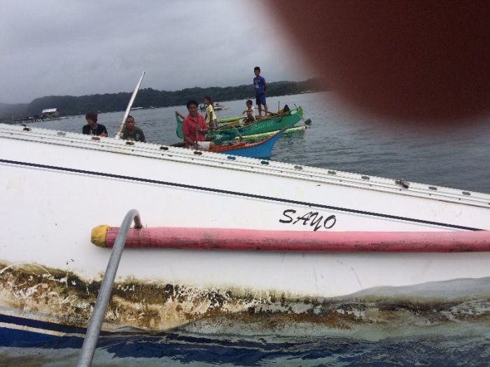 На побережье Филиппин дрейфовала яхта с мумией на борту (5 фото)