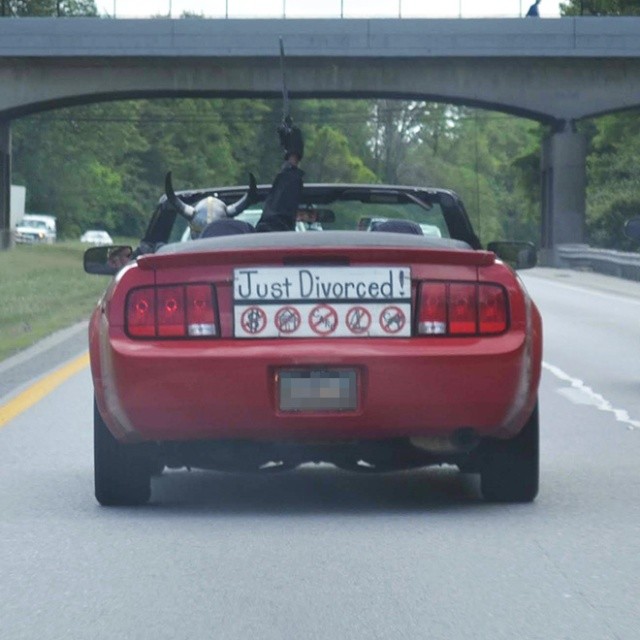 Развод - это тоже праздник для некоторых людей (19 фото)