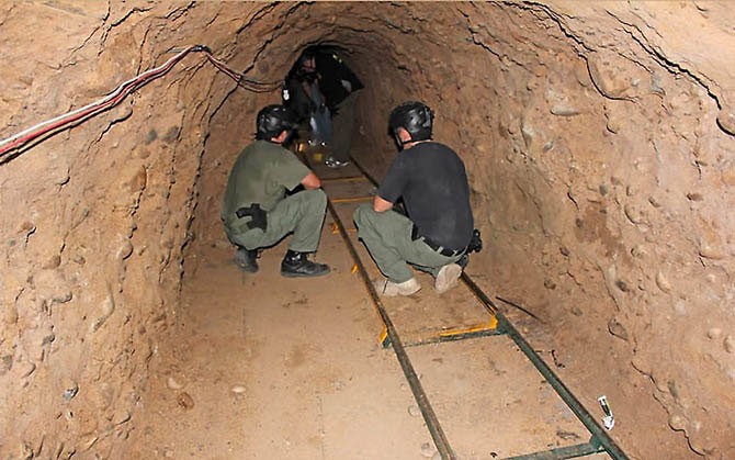 Тоннель для контрабанды наркотиков между США и Мексикой (15 фото)