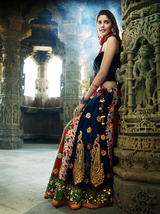 Необычайно красивые индийские девушки (44 фото)