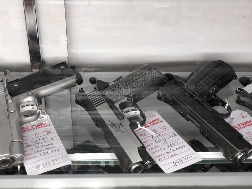 Оружие, которое можно купить в ломбарде в США (15 фото)