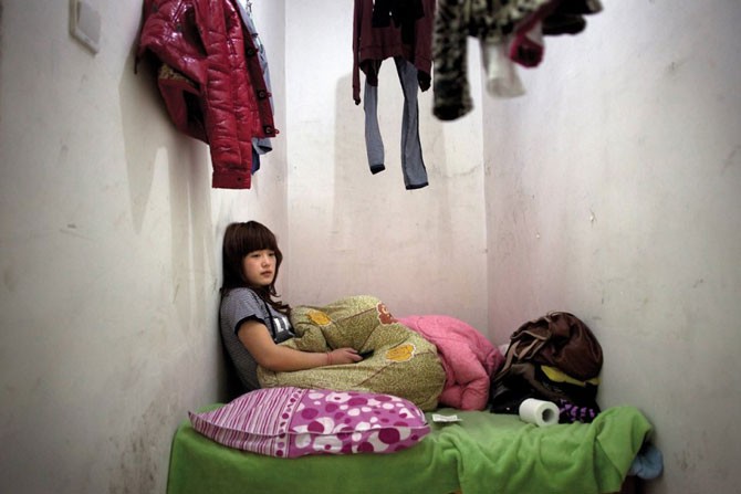 Жители пекинских подвалов (8 фото)