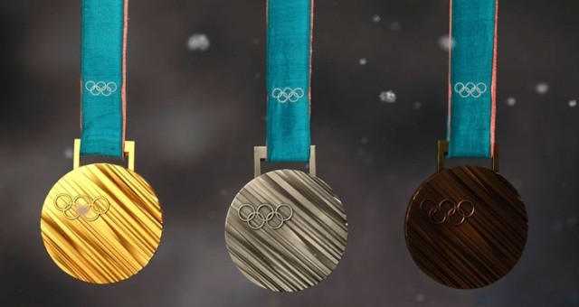 Медали к Олимпийским играм из переработанной электроники (10 фото)