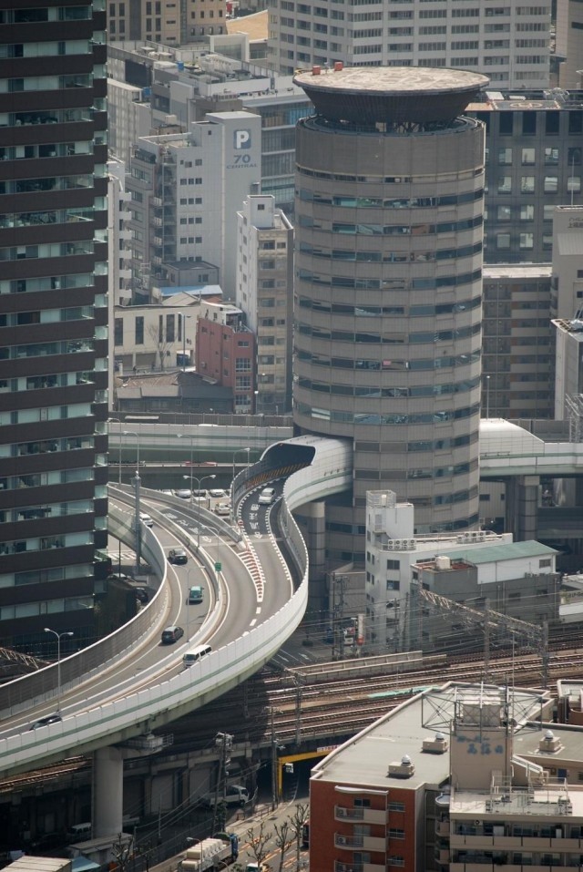 Необычное строение Gate Tower в Японии (10 фото)