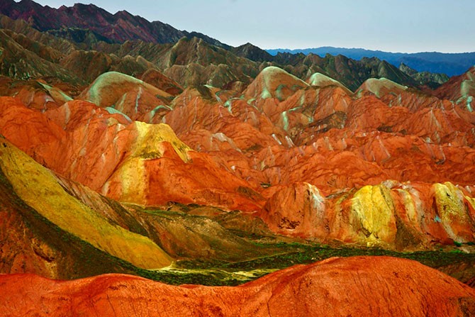 Ландшафт Дэнксия – цветные горы Китая (18 фото)