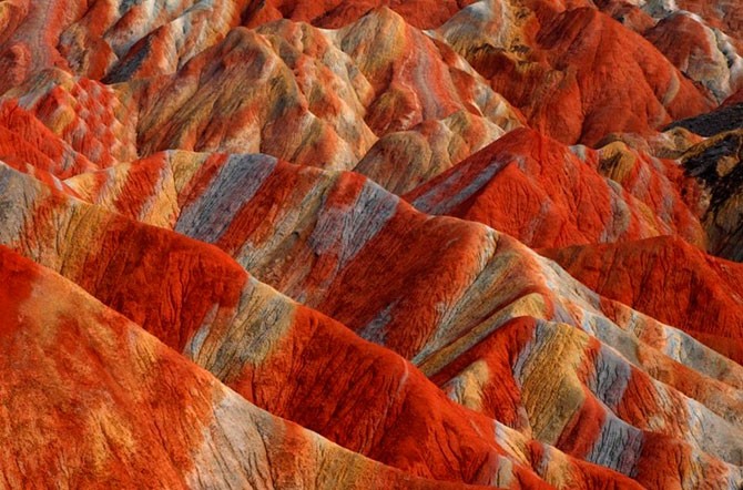 Ландшафт Дэнксия – цветные горы Китая (18 фото)