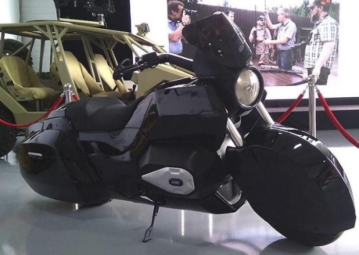 Новое творение концерна Калашникова - тяжелый мотоцикл (9 фото)