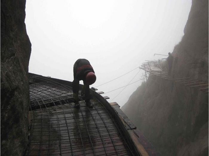 Как строятся экскурсионные дороги в горном Китае (32 фото)