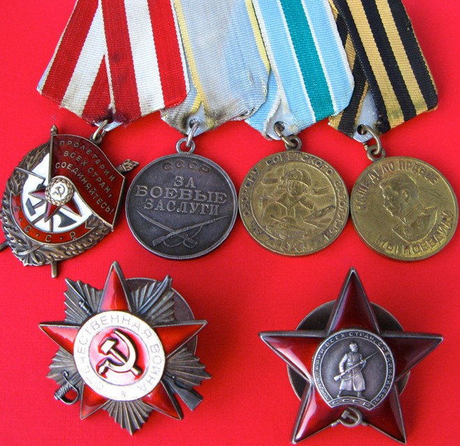 Медали СССР, которые могут сделать владельцев миллионерами (2 фото)