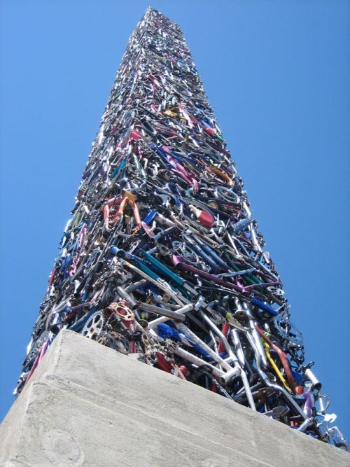 Памятник велосипеду (6 фото)