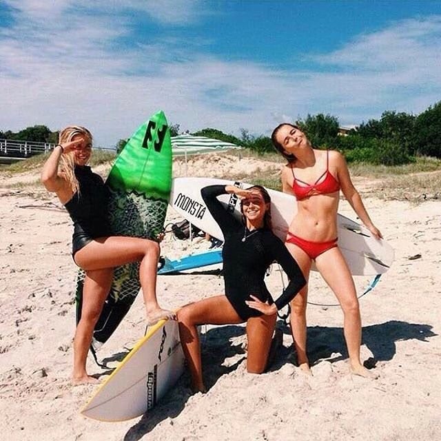 Девушки-серфингистки (48 фото)