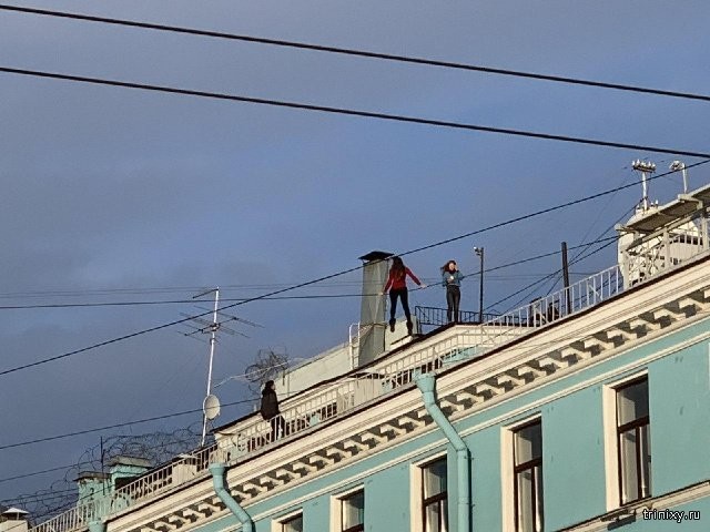 Фотосессия на крыше в Санкт-Петербурге. Слабоумие или отвага? (3 фото)