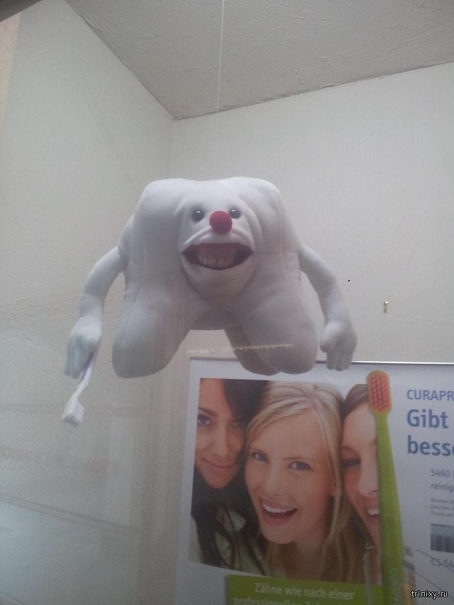 Подборка жутковатых игрушек в кабинетах детской стоматологии (18 фото)