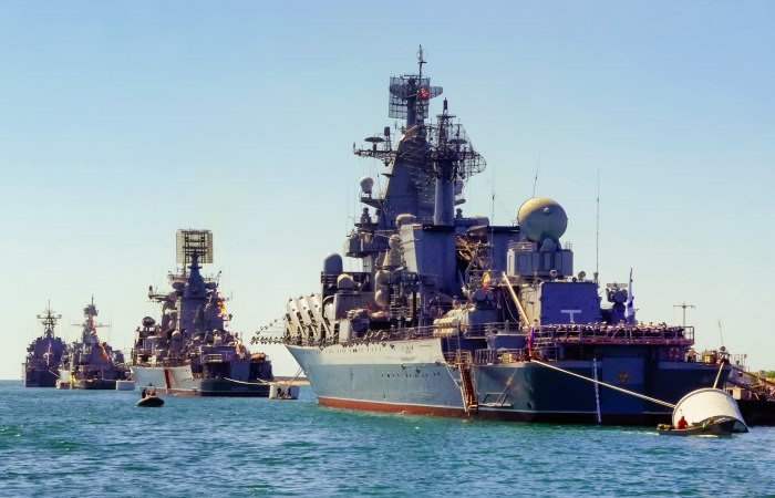 Пятерка легендарных советских кораблей (6 фото)