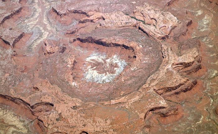 Гигантские кратеры Земли (8 фото)