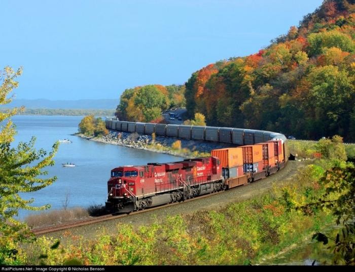 Пейзажи Канадской Тихоокеанской железной дороги (13 фото)