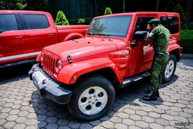 Конфискованные авто мексиканских преступников продадут (12 фото)